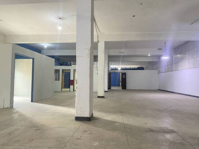 #390 - Tienda  Almacén para Alquiler en Valencia - G - 2